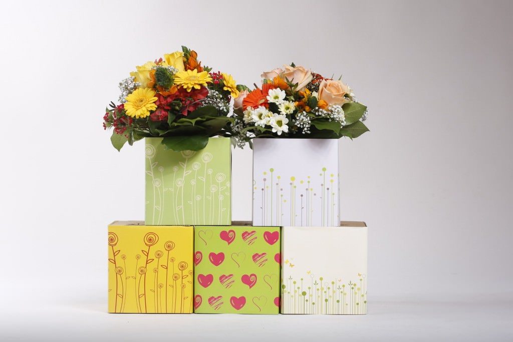 Blumenstrauß mit schicker Vase | Deko & Geschenke im Frühling